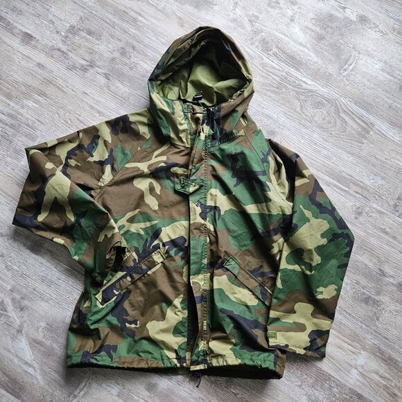 US Calvary Military Vtg Jacket Size M Nylon Gore-Tex Woodland Camo Full Zip USA - Picture 1 of 16